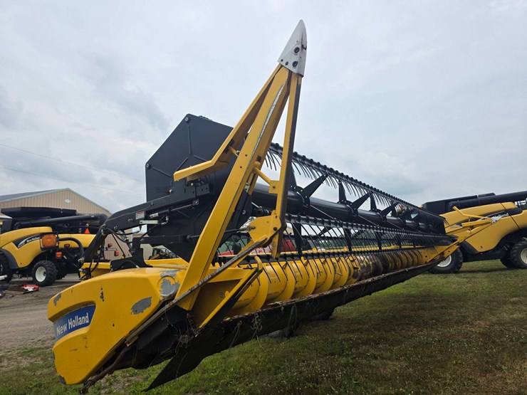 new-holland-74c-image-40