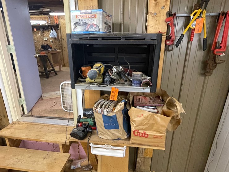 #7122-•-contents-of-cabinets-image-1