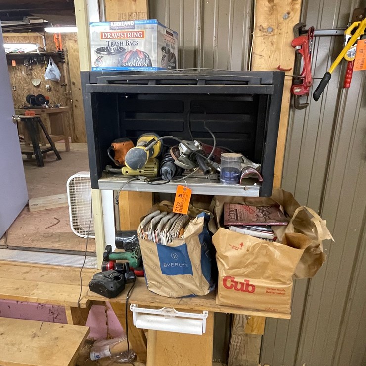 #7122 • Contents of Cabinets