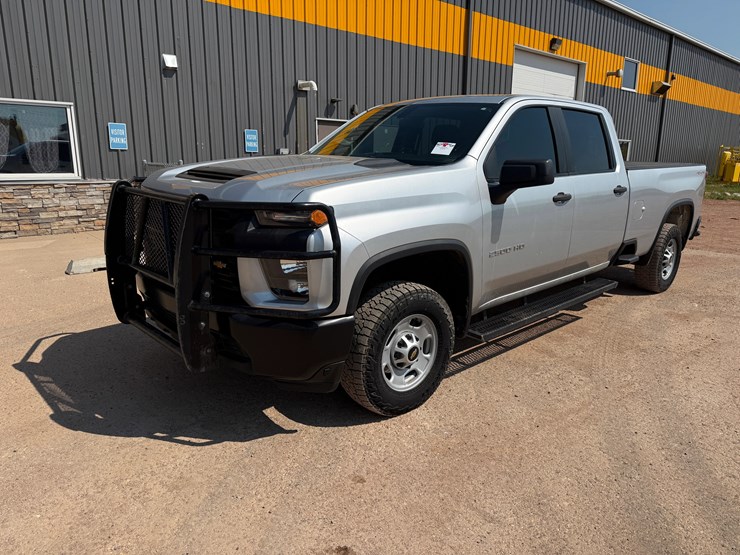2021-chevrolet-silverado-2500hd-image-2