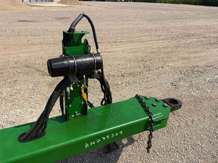 2014-john-deere-2410-image-16