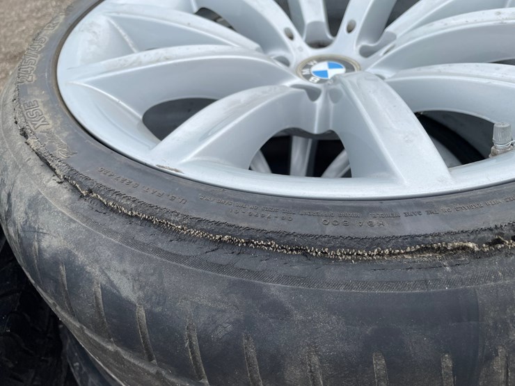 #4561-•-(4)-bmw-5-bolt-rims-with-tires-image-15