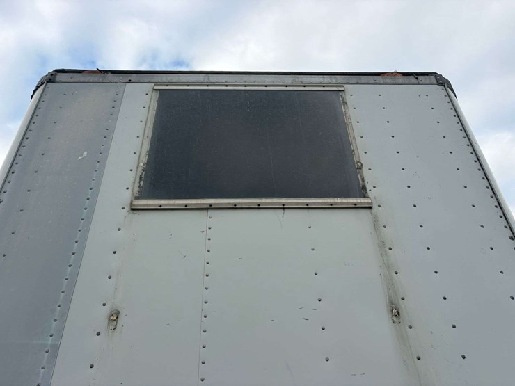 1991-utility-45'-image-10