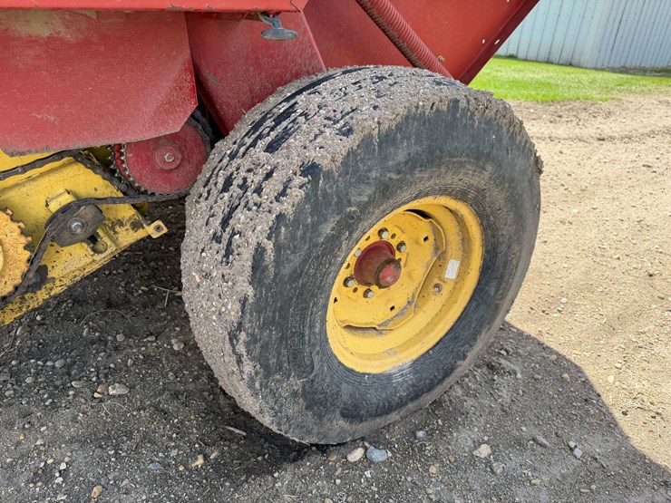 new-holland-664-image-15