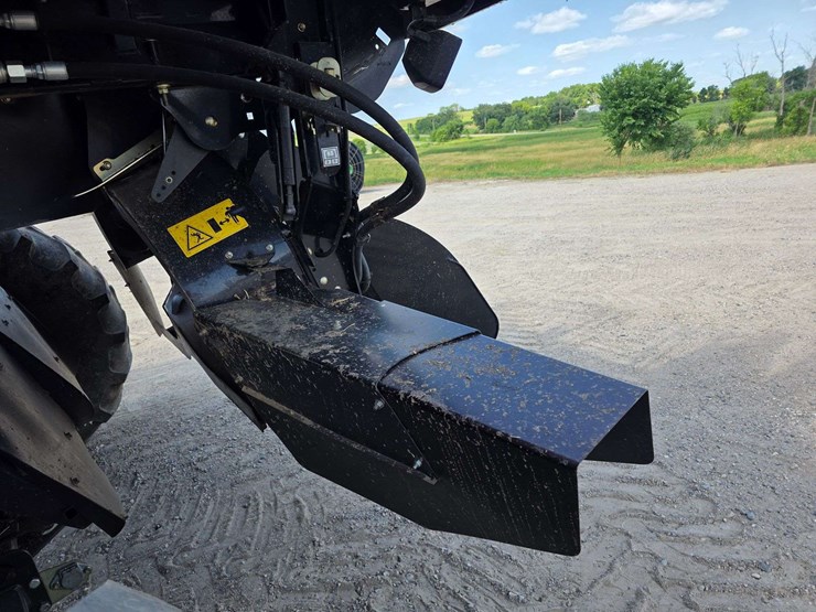 2013-case-ih-8230-image-43