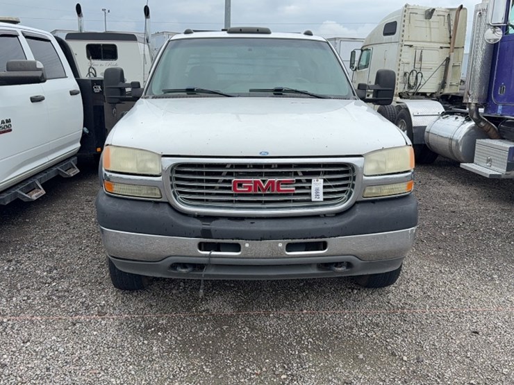 2001-gmc-3500-image-2