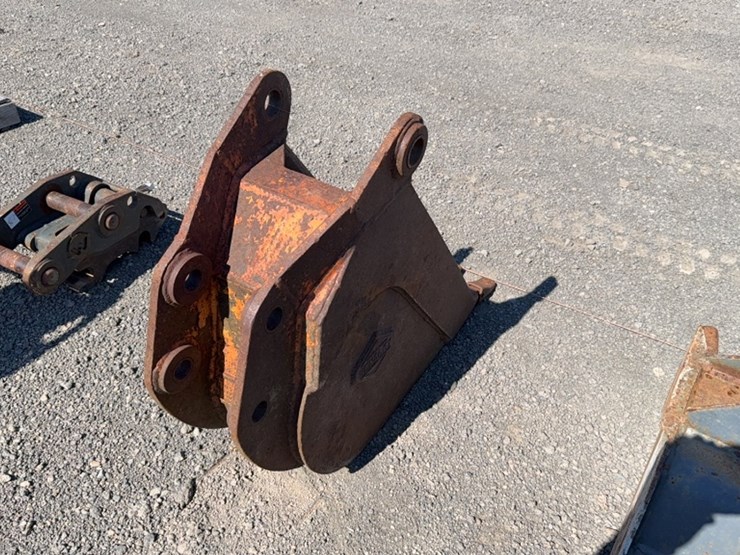 #2007-•-hensley-12"-backhoe-bucket-image-3