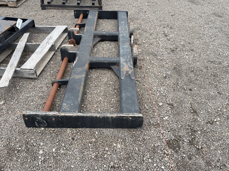 #2031-•-telehander-pallet-fork-frame-image-2
