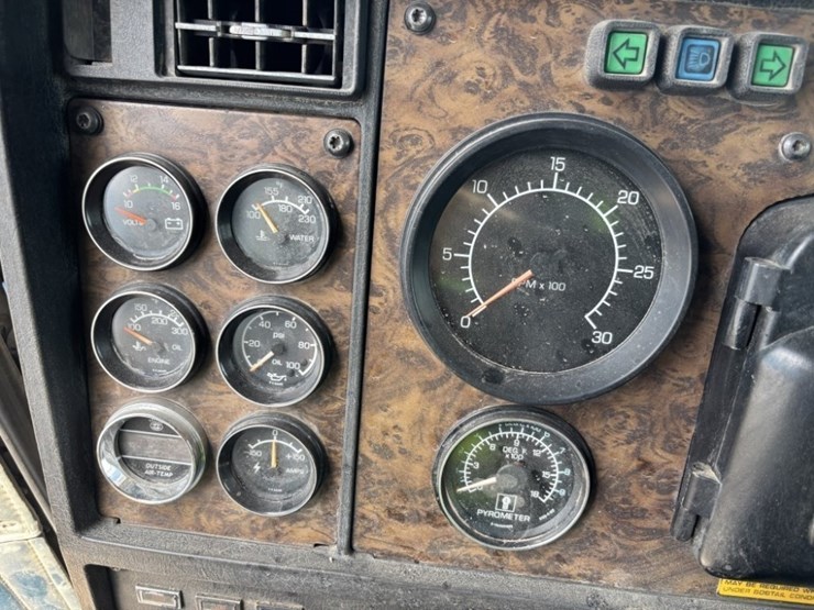 1996-kenworth-w900b-image-28