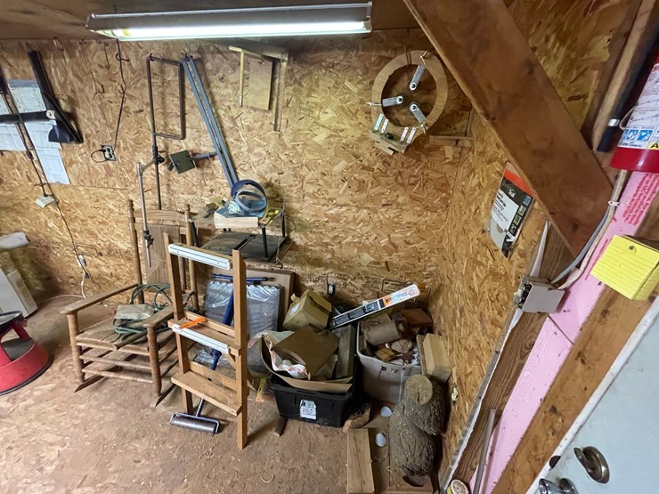 #7138-•-contents-of-wall-image-2