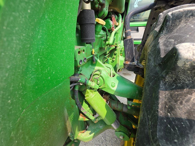 2012-john-deere-8335r-image-3