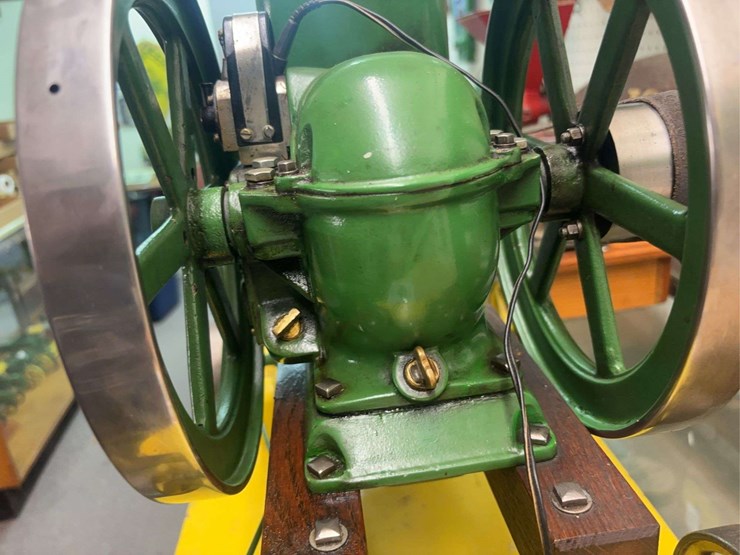 1/2-scale-john-deere-model-e-horse-hit-and-miss-wngine-and-arcade-burr-mill-image-12