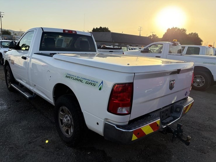 2016-dodge-2500-image-3
