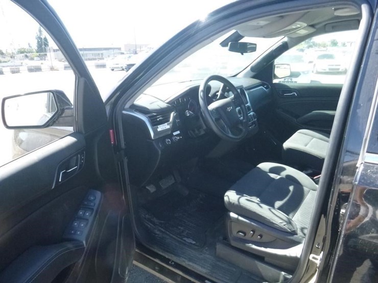 2019-chevrolet-tahoe-image-5