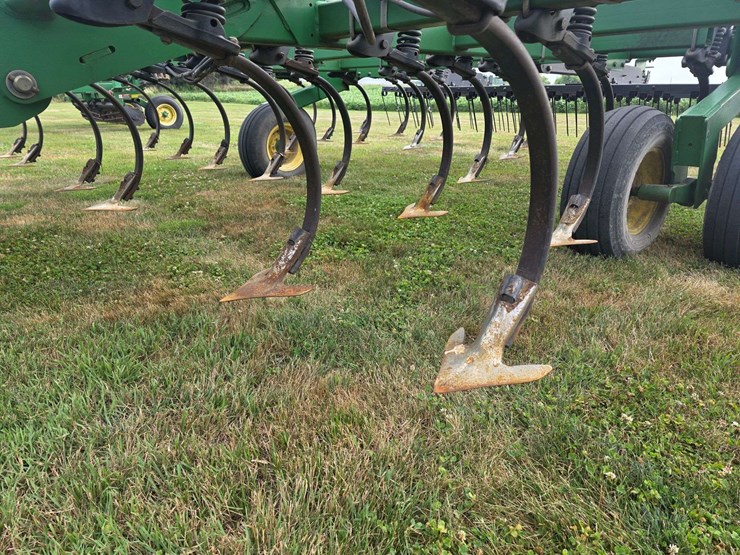 john-deere-2210-image-45