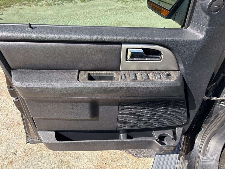 2015-ford-expedition-image-11