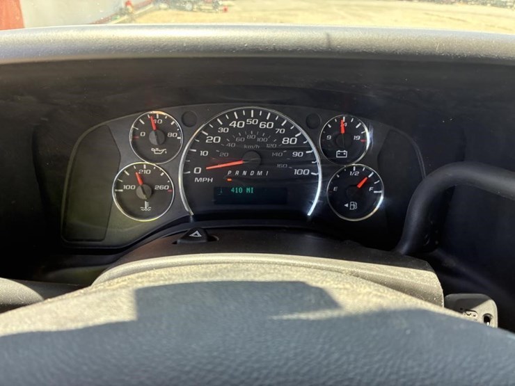 2015-gmc-savana-g2500-image-16