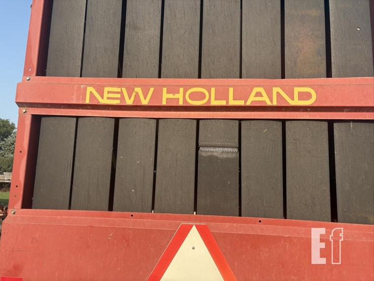 new-holland-660-image-6