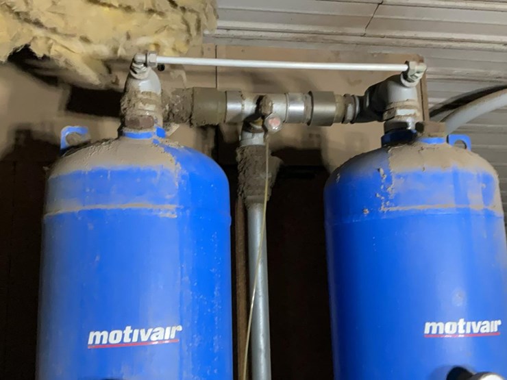 #184-•-2002-motivair-twin-tank-desiccant-type-air-dryer-image-9