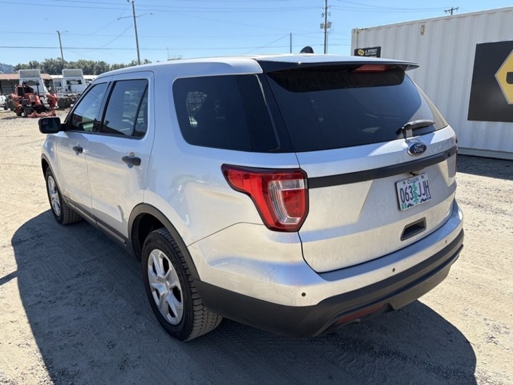 2017-ford-explorer-image-6