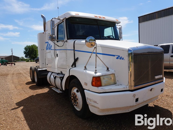 1993-volvo-wia64t-image-3