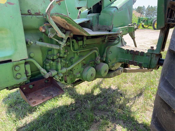 john-deere-2510-image-31