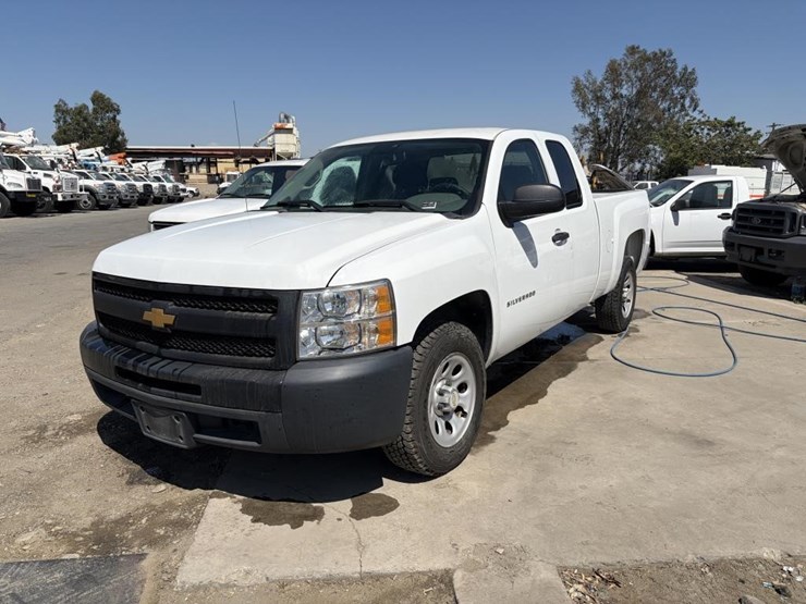 2012-chevrolet-silverado-1500-image-1
