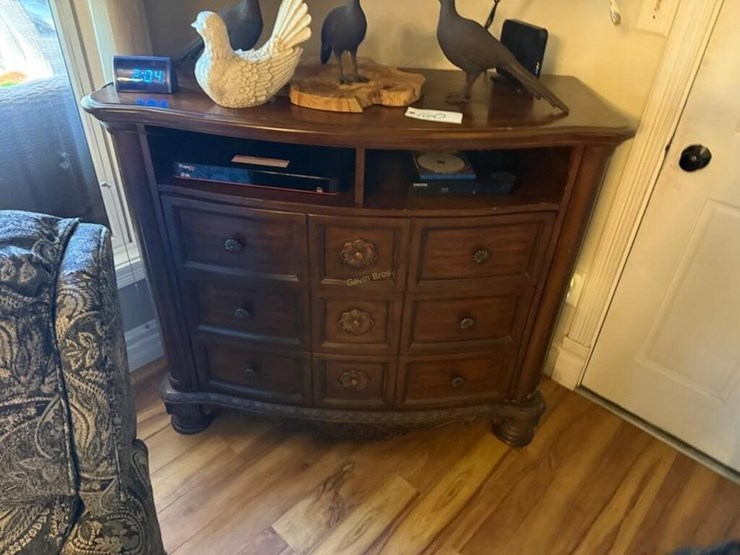wood-tv-stand-image-2