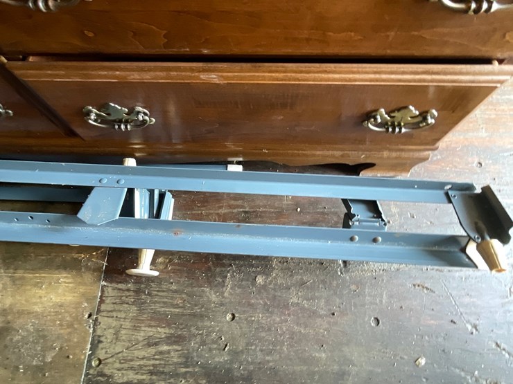 dresser-33-image-10