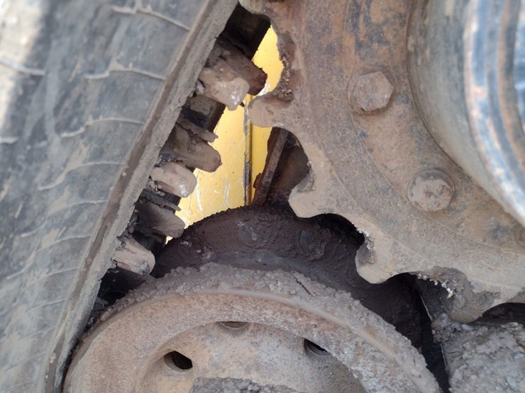 deere-323e-image-24