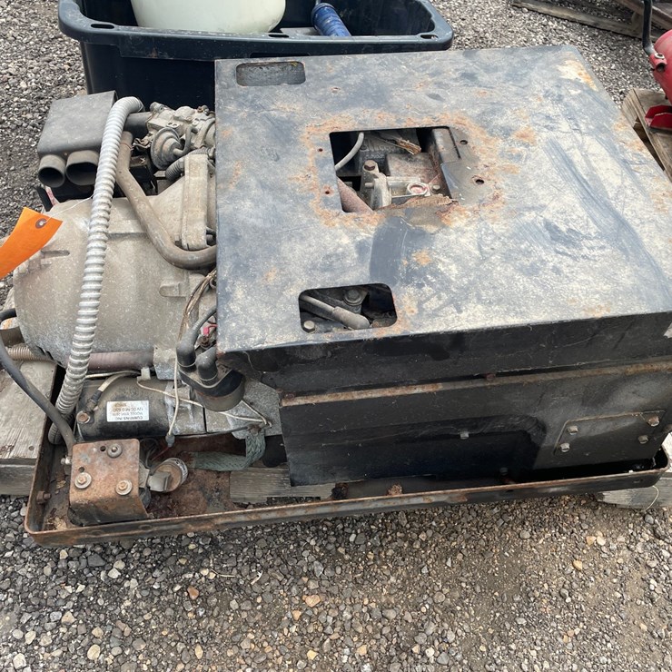 #4574 • Onan Marquis 7000 Generator