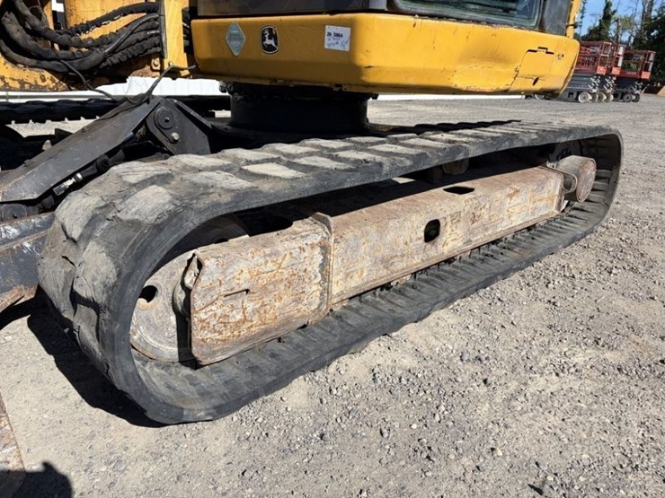 2011-deere-85d-image-22