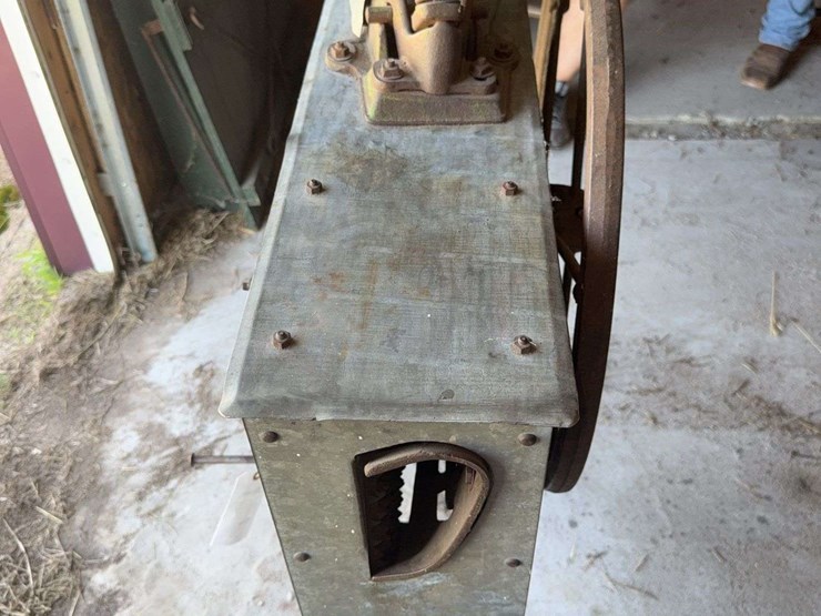 john-deere-one-hole-corn-sheller-image-6