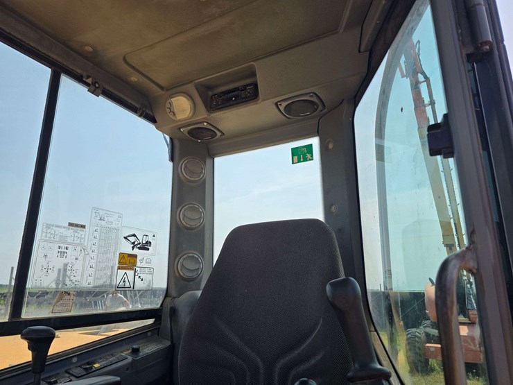 2007-volvo-ecr88-image-39