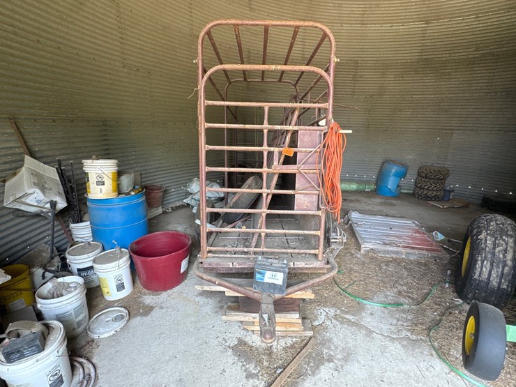 #2515-•-paul-portable-livestock-scales-image-2