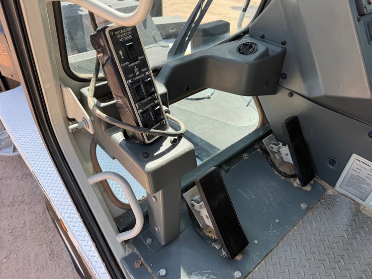 2015-peterbilt-367-image-24