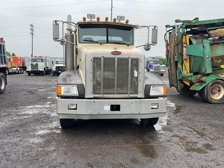 2006-peterbilt-385-image-2