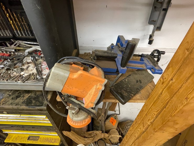 #7114-•-tool-chest-and-contents-image-5