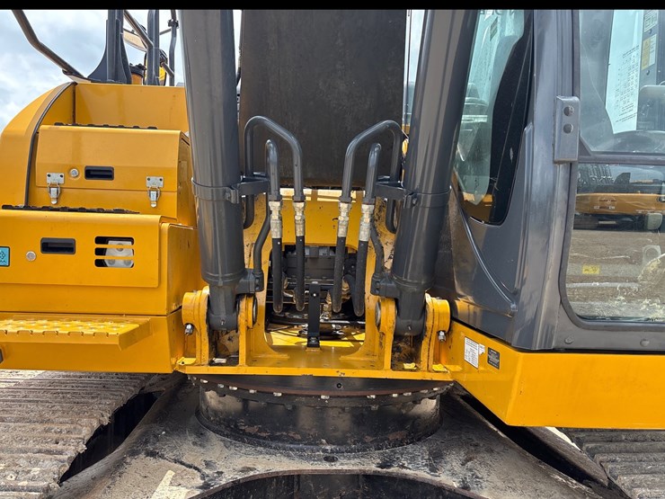 2023-deere-210-p-tier-image-13