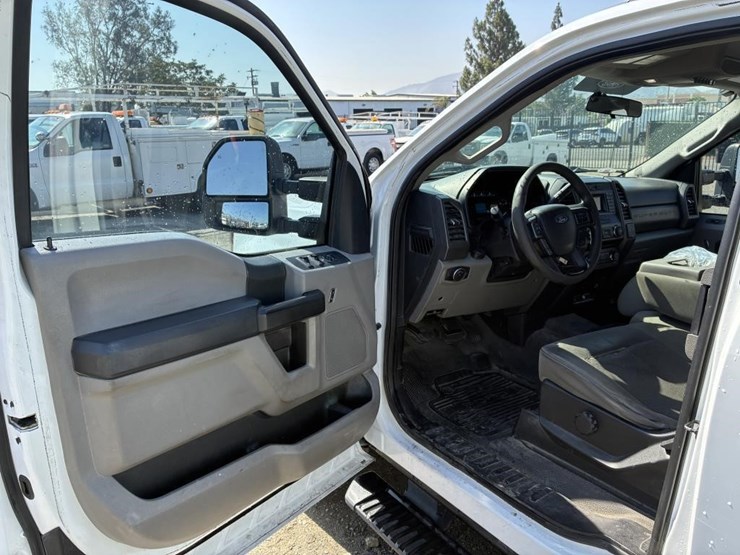 2018-ford-f350-image-16