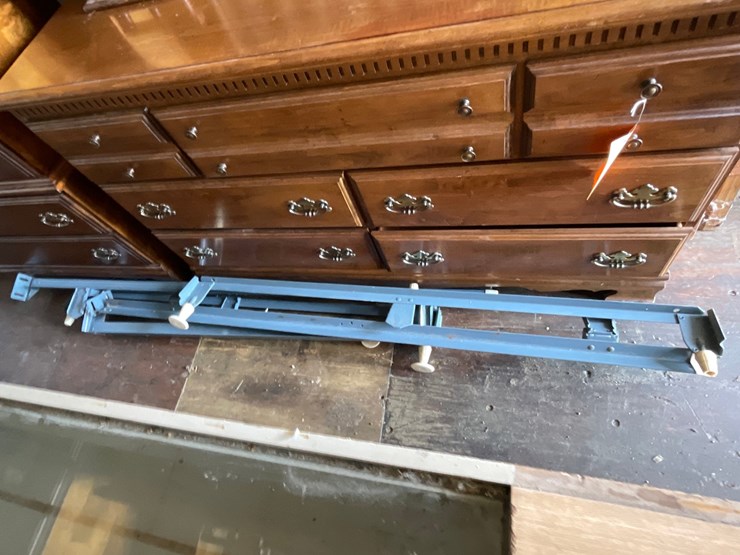 dresser-33-image-9