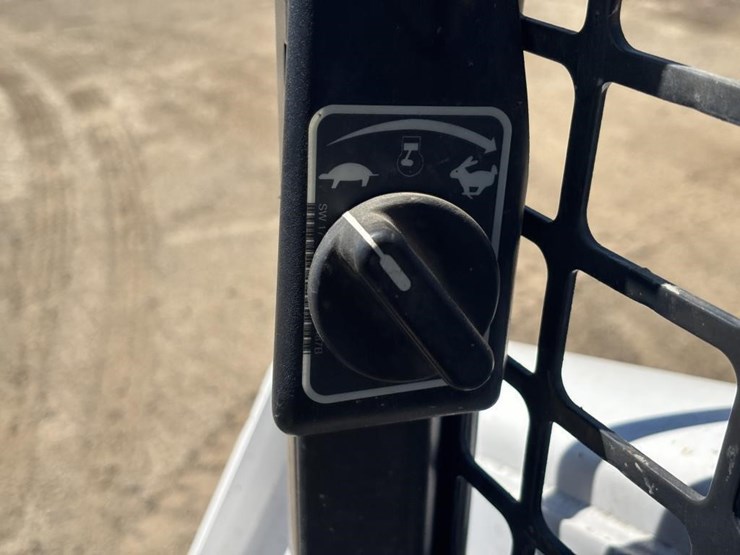 2019-bobcat-t595-image-27