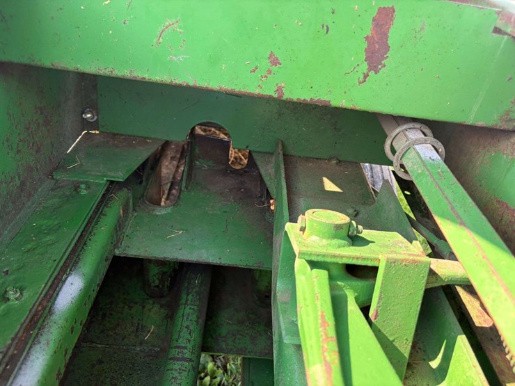 john-deere-336-image-34