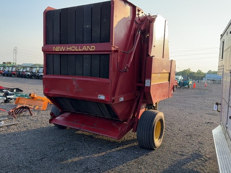 new-holland-660-image-5