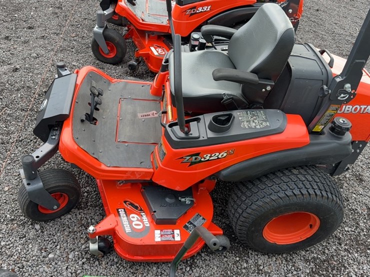kubota-zd326-image-12