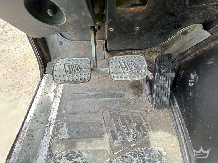 2014-jcb-527-58-image-21