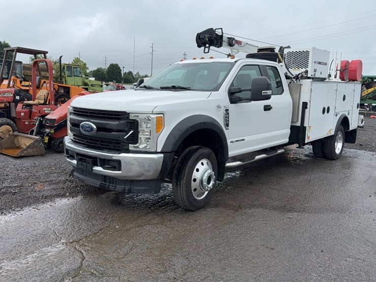 2017-ford-f550-image-1