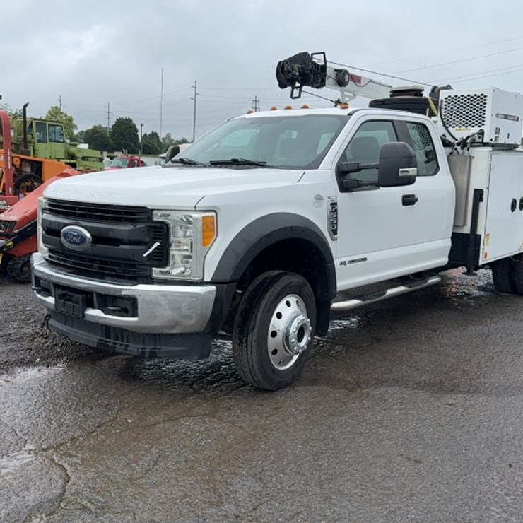 2017 FORD F550