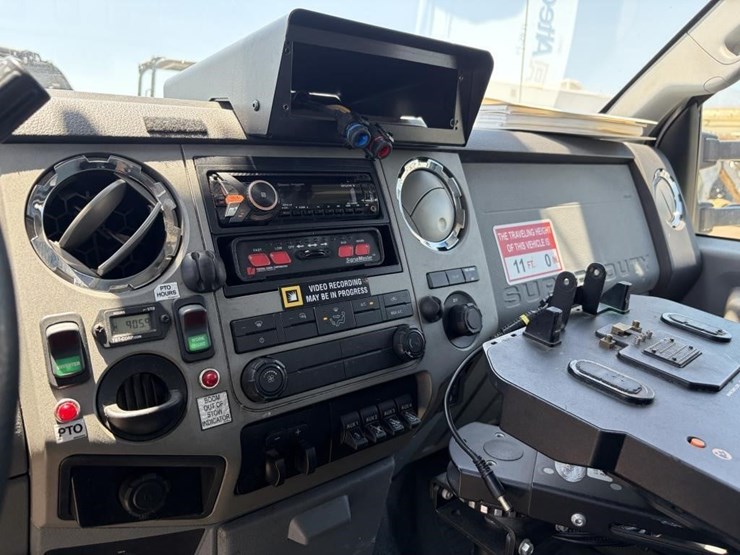 2015-ford-f550-xlt-image-24