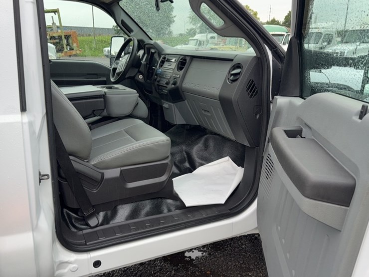 2012-ford-f550-image-7